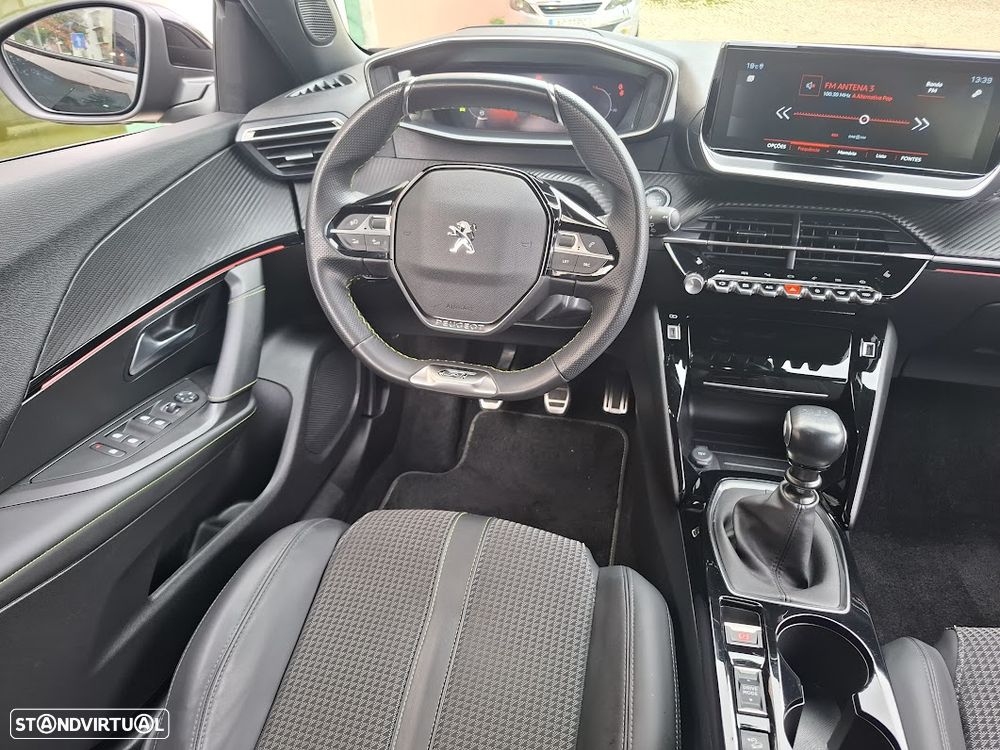 Peugeot 2008 1.2 PureTech GT Line - 8