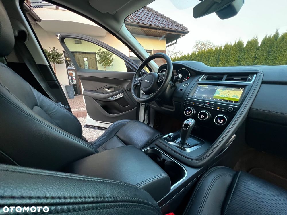 Jaguar E-Pace P200 AWD S - 29