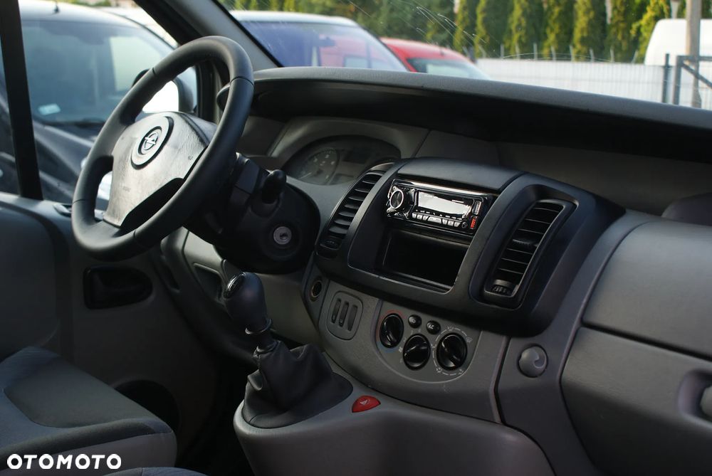 Opel Vivaro - 11