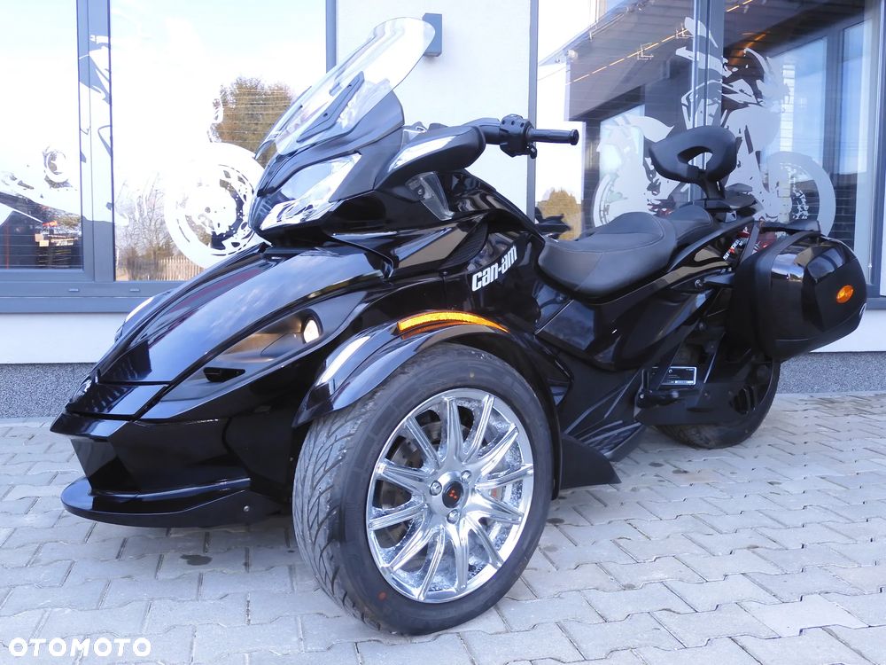 Can-Am Spyder - 25