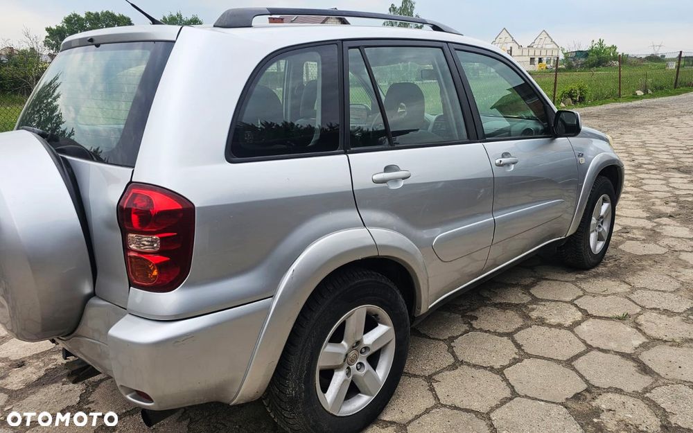 Toyota RAV4 2.0 D-4D 4x4 - 2