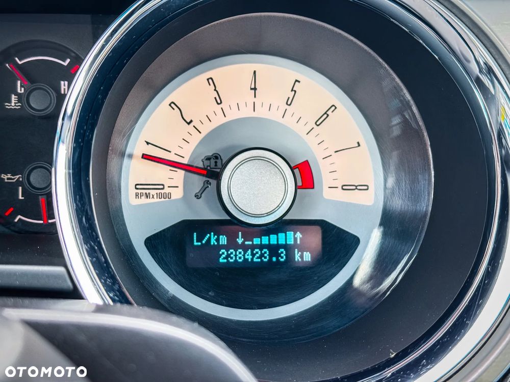 Ford Mustang 3.7 V6 Premium - 19