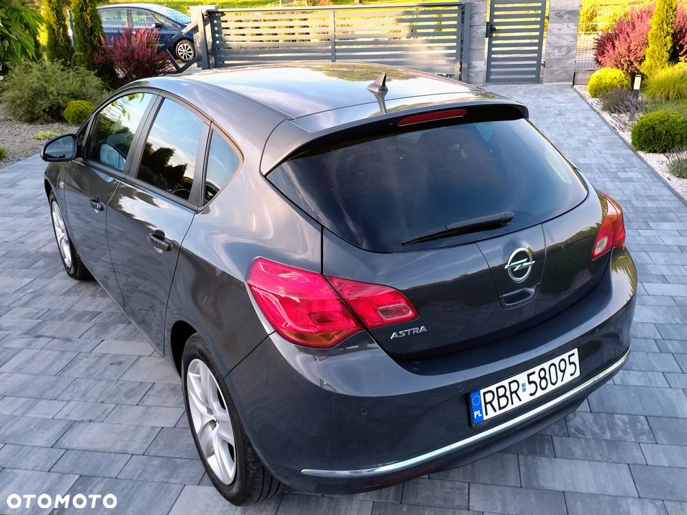 Opel Astra 1.4 Turbo Innovation - 19
