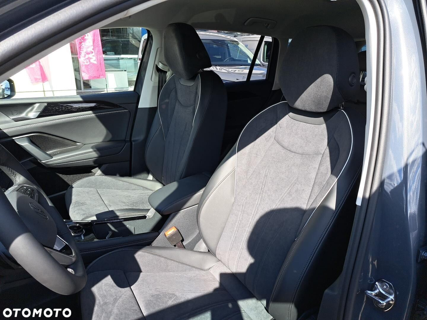 Volkswagen Tiguan - 11