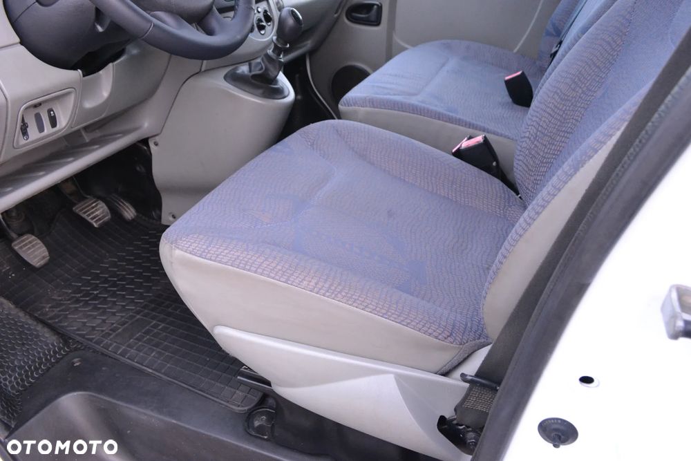 Renault Trafic - 15