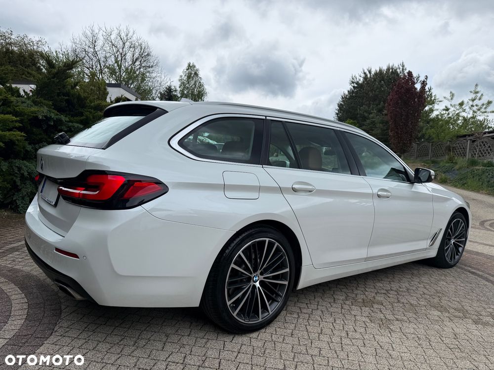BMW Seria 5 520d M Sport Edition - 16