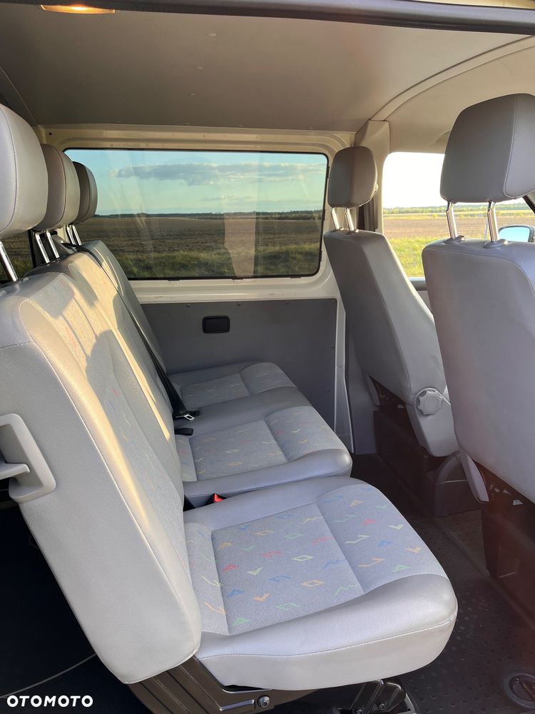 Volkswagen Transporter - 12