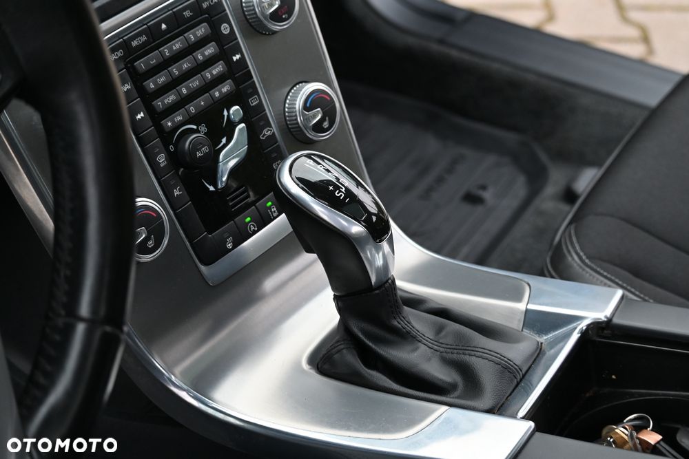 Volvo V60 D4 Drive-E Summum - 32