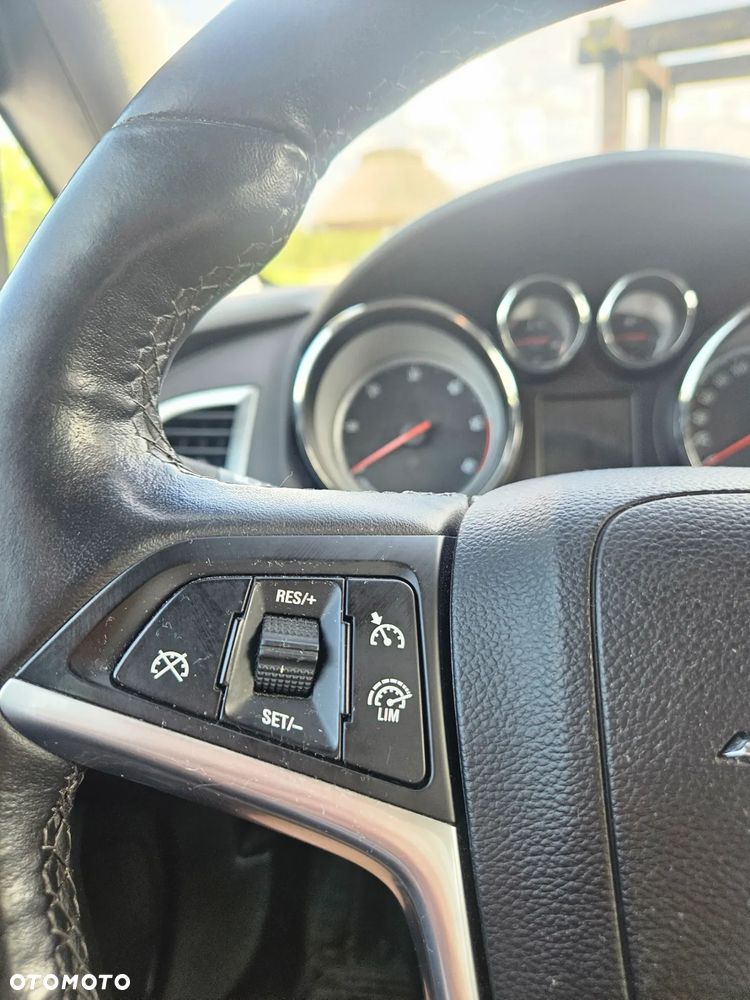 Opel Astra 2.0 CDTI Cosmo - 9