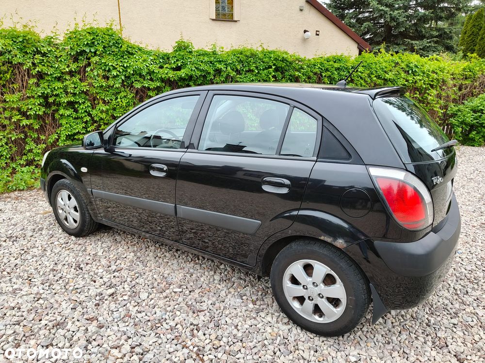 Kia Rio - 2