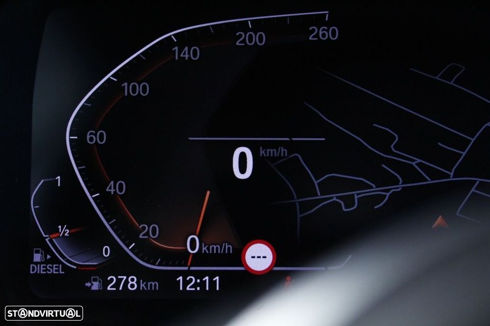 BMW 116 d Pack Desportivo M Auto - 29
