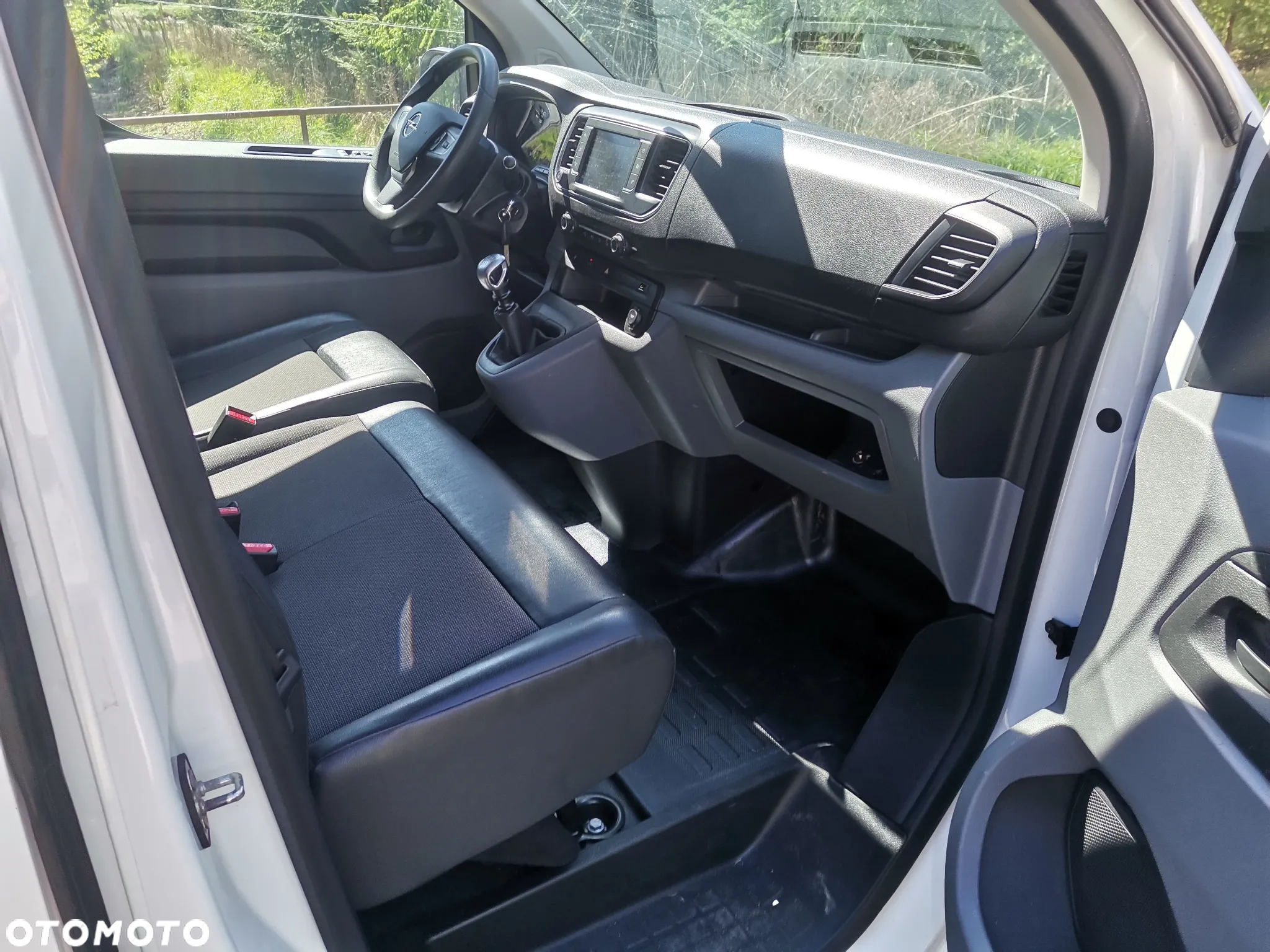Opel Vivaro Jumpy Expert Proace Scudo - 8