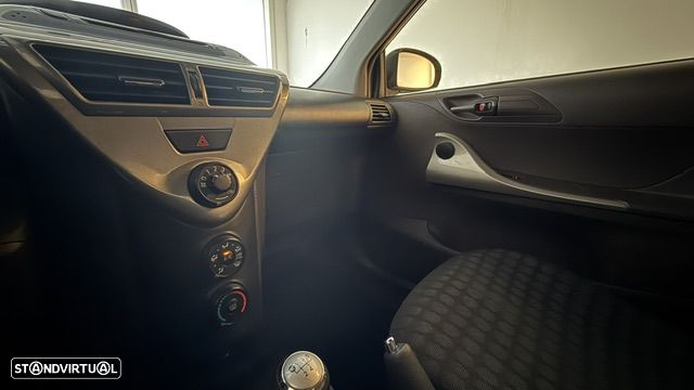 Toyota iQ 1.0 VVT-i - 12
