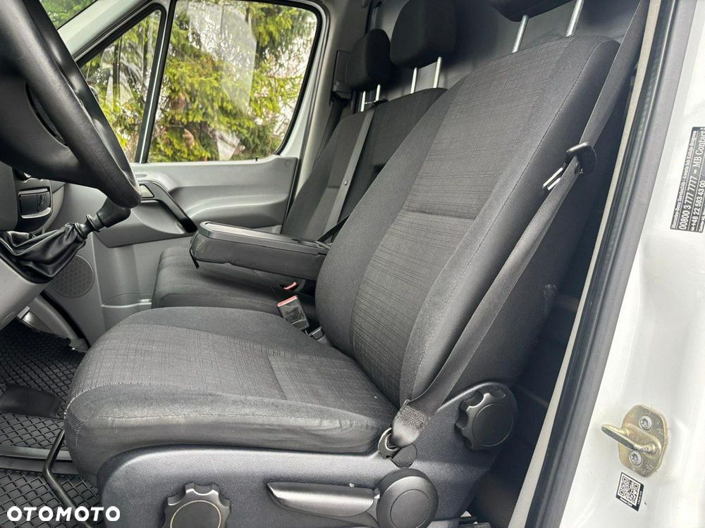Mercedes-Benz Sprinter - 9
