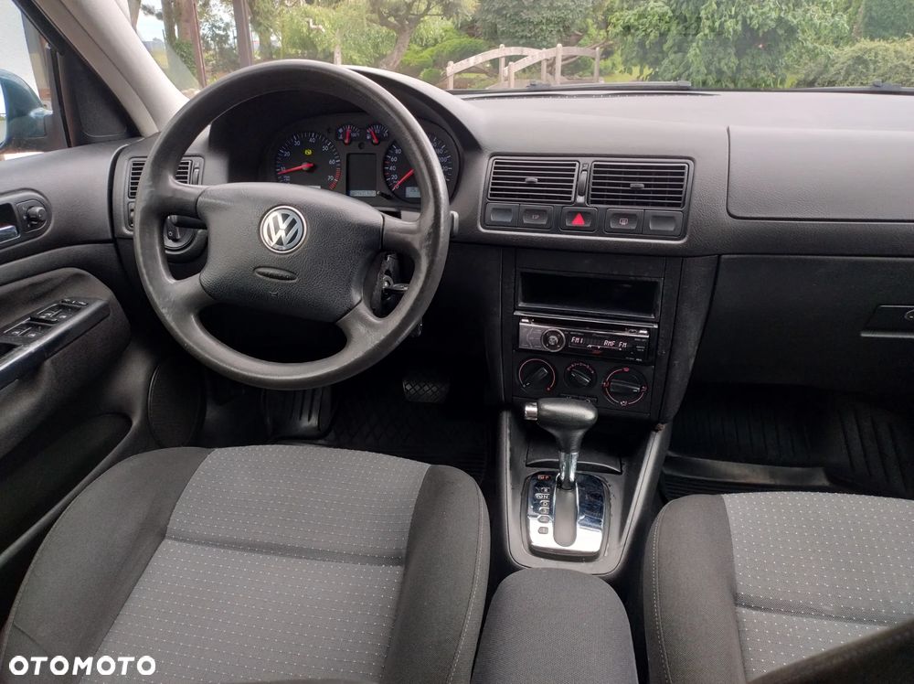 Volkswagen Golf 1.6 Automatik Trendline - 12