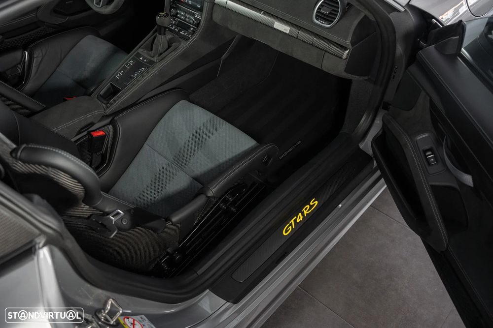 Porsche 718 Cayman GT4 RS - 31