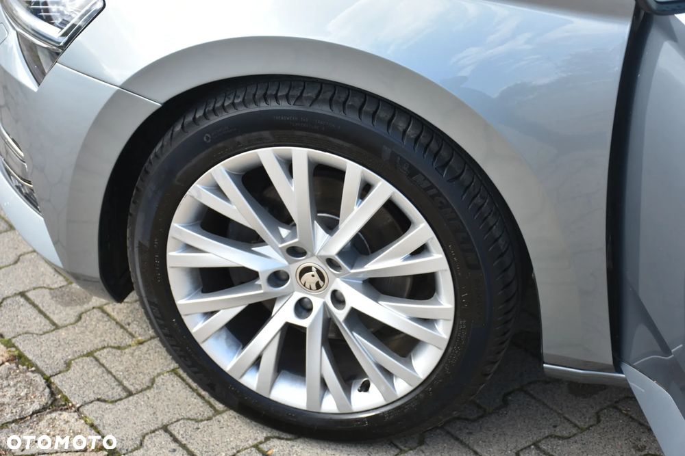 Skoda Superb 2.0 TDI DSG Ambition - 27