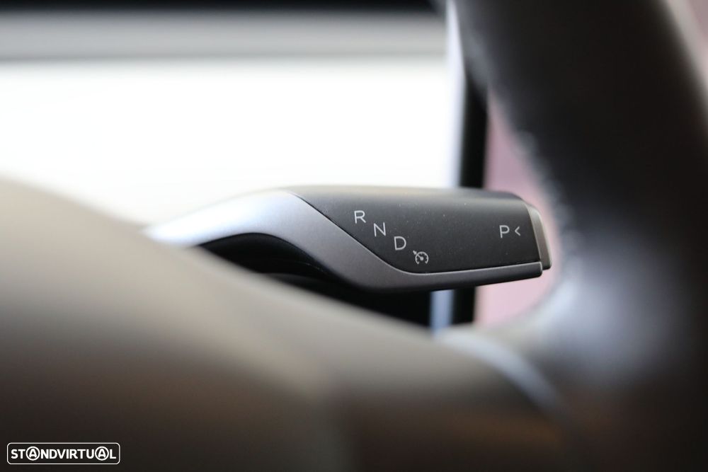 Tesla Model Y Long-Range RWD - 9