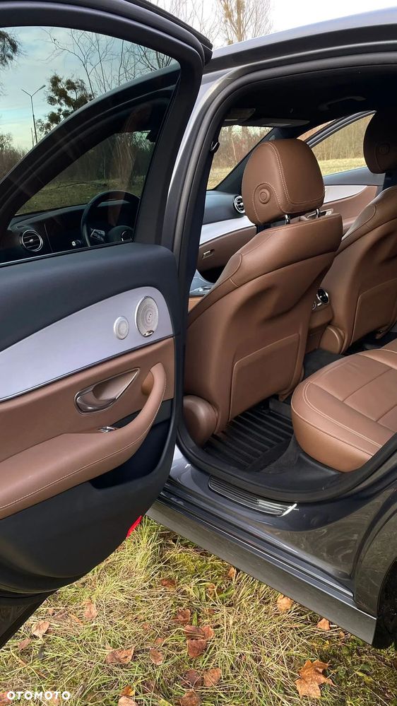 Mercedes-Benz Klasa E 220 d 9G-TRONIC - 24