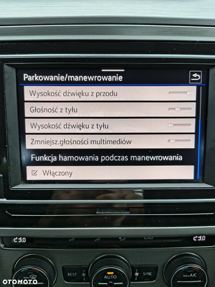 Volkswagen Passat - 34