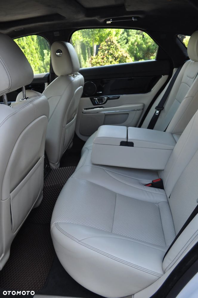 Jaguar XJ 3.0 V6 Kompressor Luxury - 24