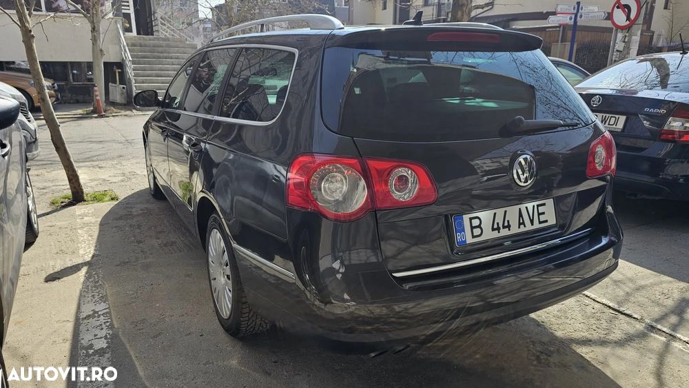 Volkswagen Passat 2.0 TDI Comfortline DPF DSG - 2