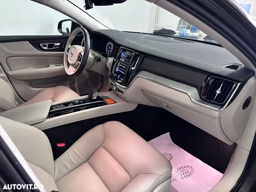 Volvo V60 V60CC B5 MHEV AT AWD Plus Bright - 15