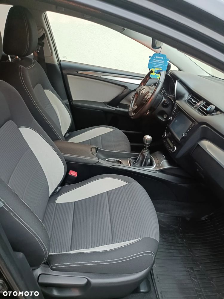 Toyota Avensis 2.0 D-4D Premium - 8