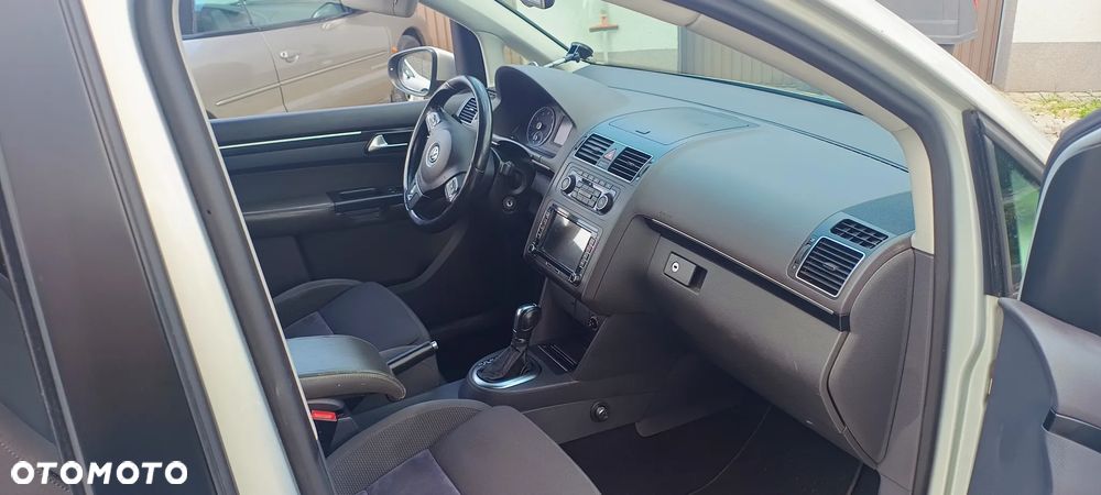 Volkswagen Touran 1.4 TSI Highline DSG - 21