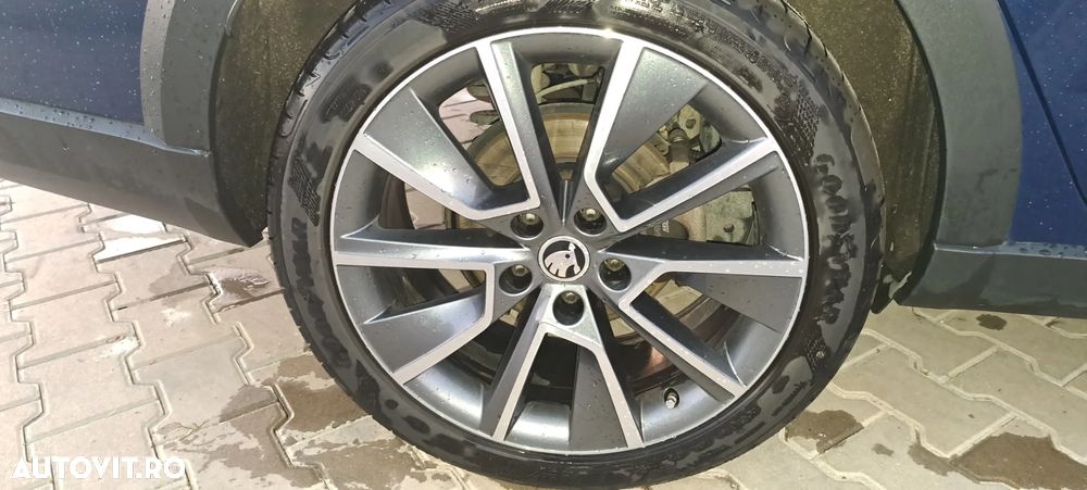 Skoda Octavia Combi Diesel 2.0 TDI 4X4 DSG Scout - 7