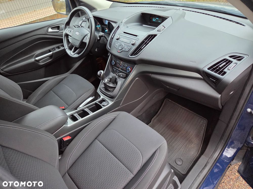 Ford Kuga 1.5 EcoBoost 2x4 Trend - 22