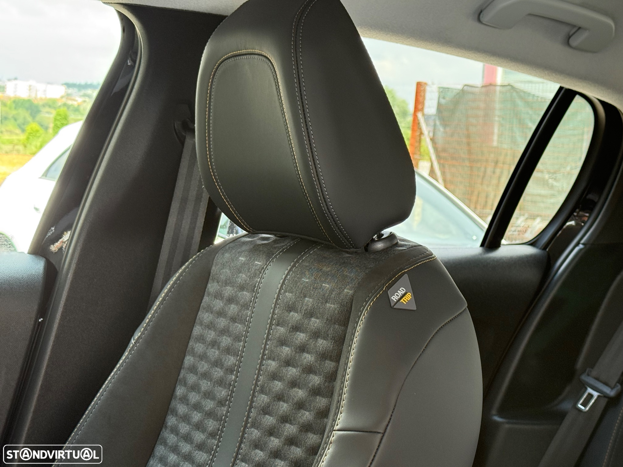 Peugeot 208 1.2 PureTech Allure - 24