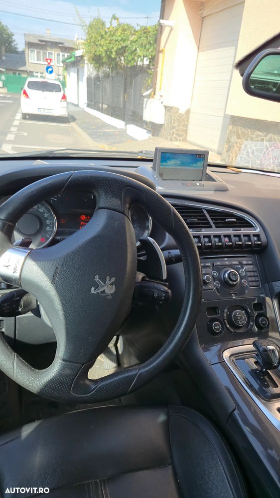 Peugeot 3008 Hybrid4 - 4