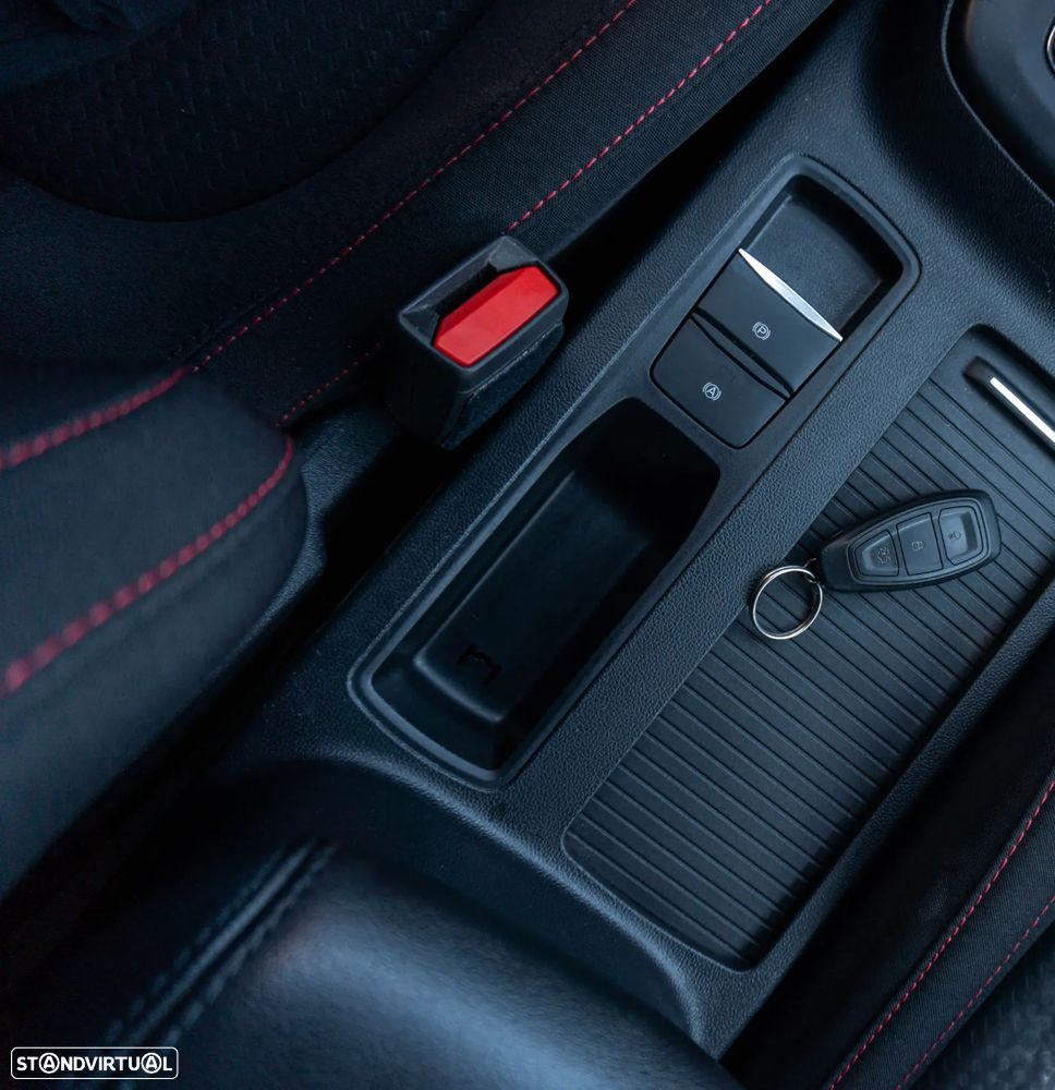 Ford Focus - 13