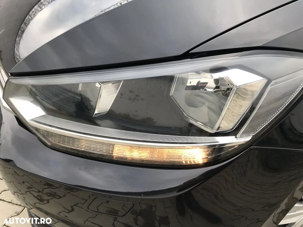 Volkswagen Touran 2.0 TDI SCR DSG Trendline - 37