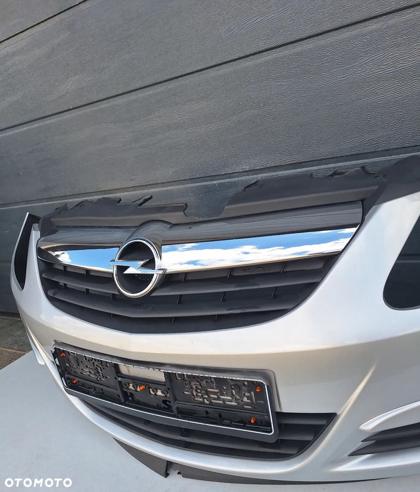 ZDERZAK PRZEDNI, GRILL - OPEL CORSA D EUROPA /  SREBRNY-Z157 - 5