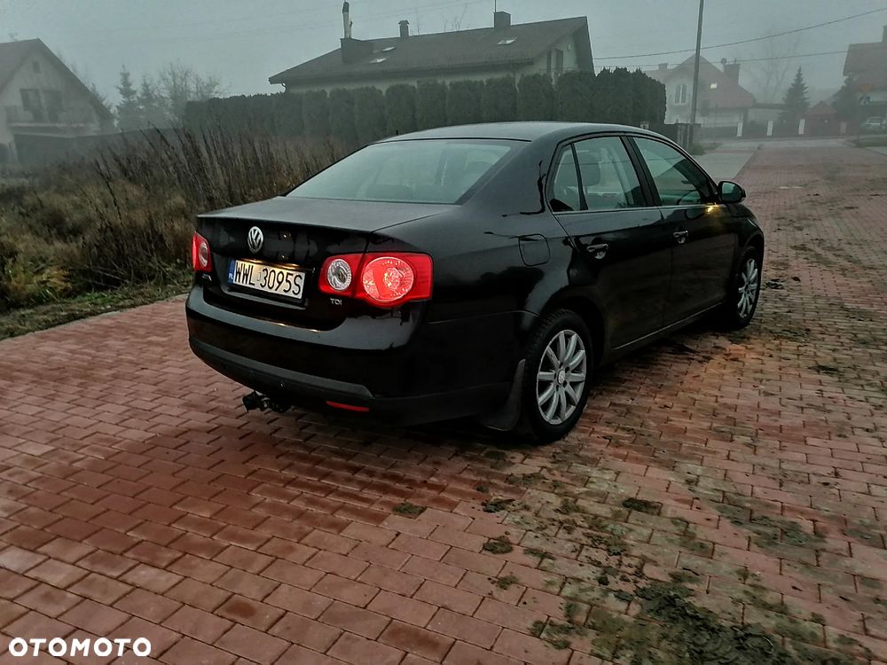 Volkswagen Jetta 1.9 TDI Trendline - 3