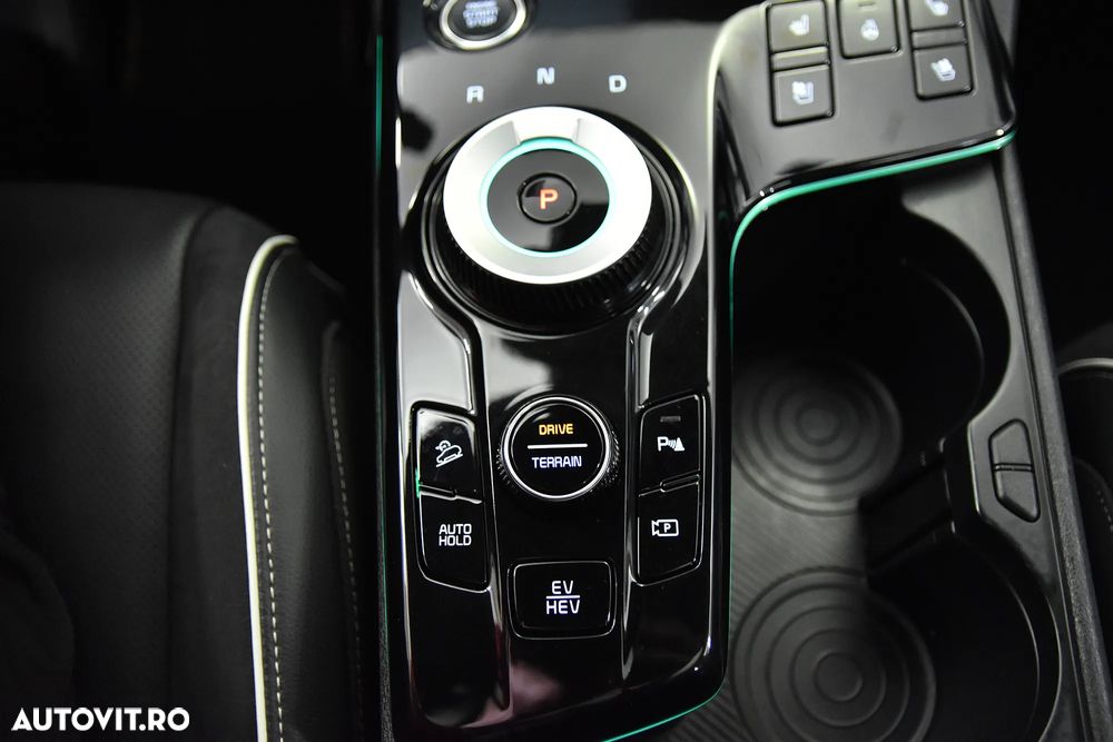 Kia Sportage 1.6 T-GDI PHEV 6AT 4x4 GT Line - 16