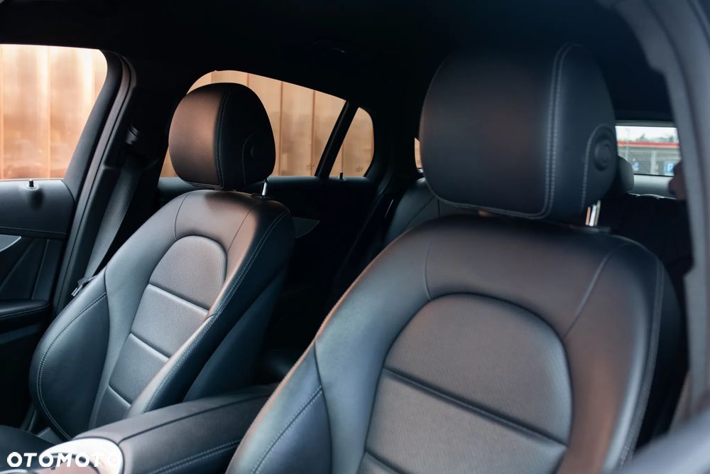 Mercedes-Benz GLC 220 d 4Matic 9G-TRONIC AMG Line Plus - 18