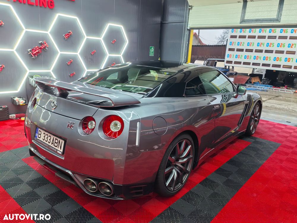 Nissan GT-R Black Edition - 5