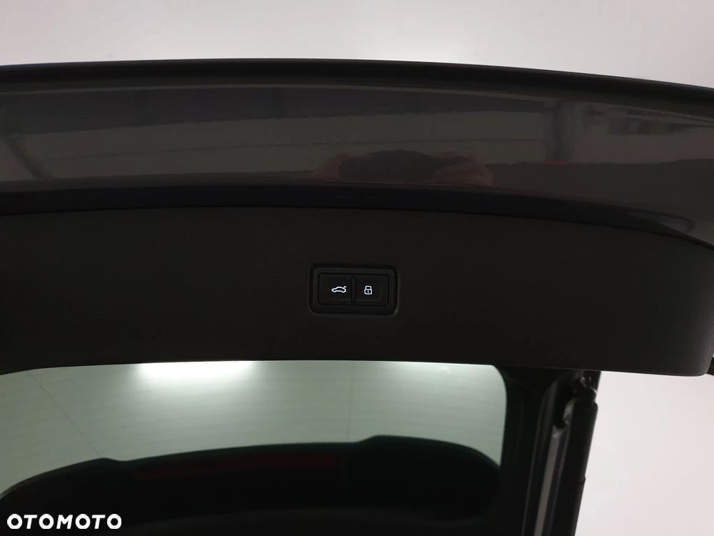 Audi Q5 Sportback 40 TDI quattro S tronic S line - 36
