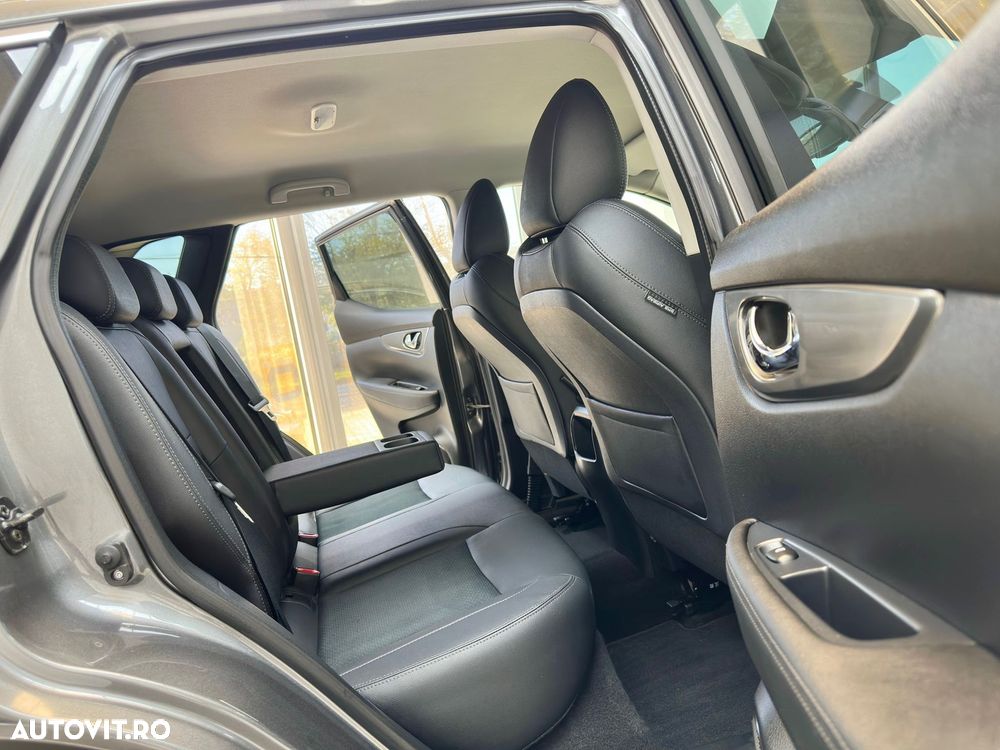 Nissan Qashqai 1.7 dCi Xtronic ALL-MODE 4x4i TEKNA+ - 10