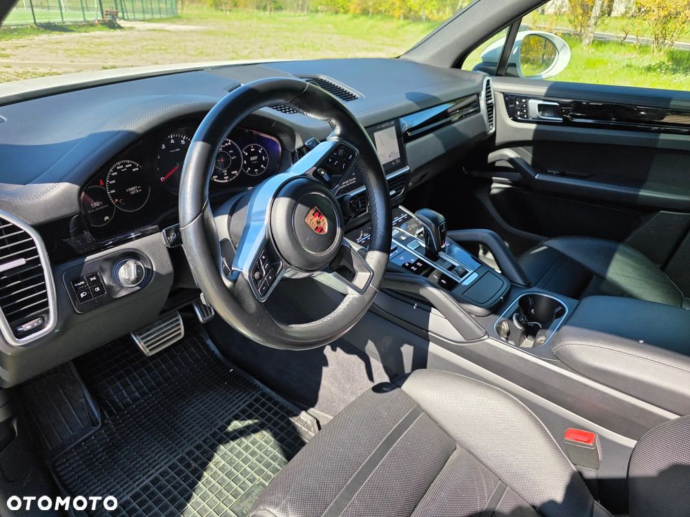 Porsche Cayenne S - 8