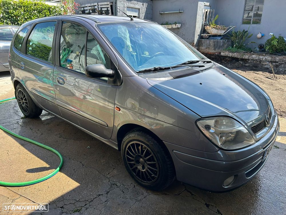 Renault Mégane Scénic - 5