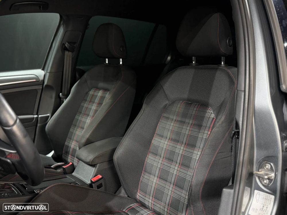 VW Golf GTI (BlueMotion ) DSG Performance - 25