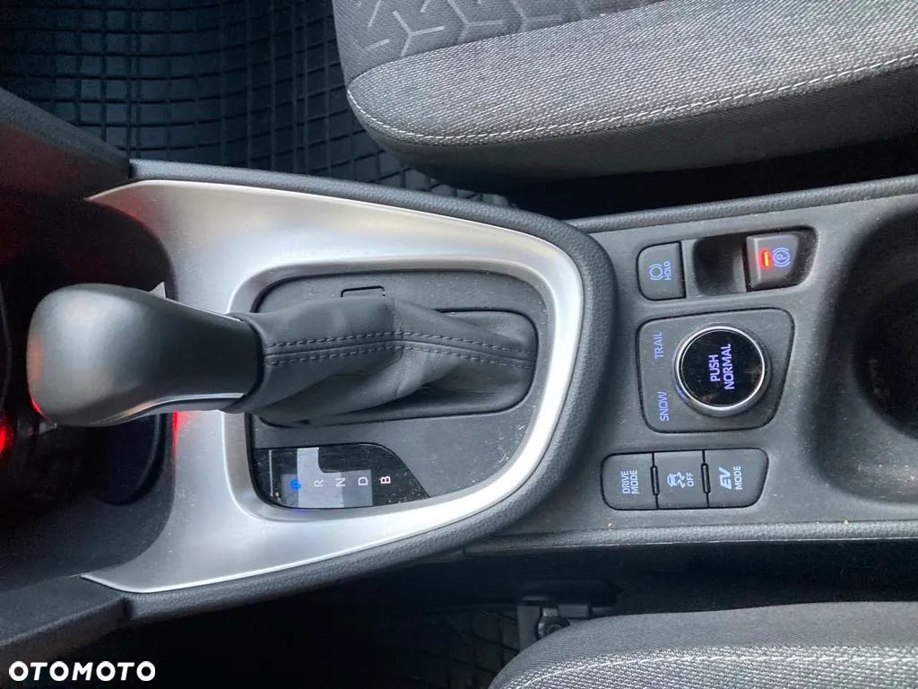 Toyota Yaris Cross Hybrid 1.5 Comfort 4x4 - 8