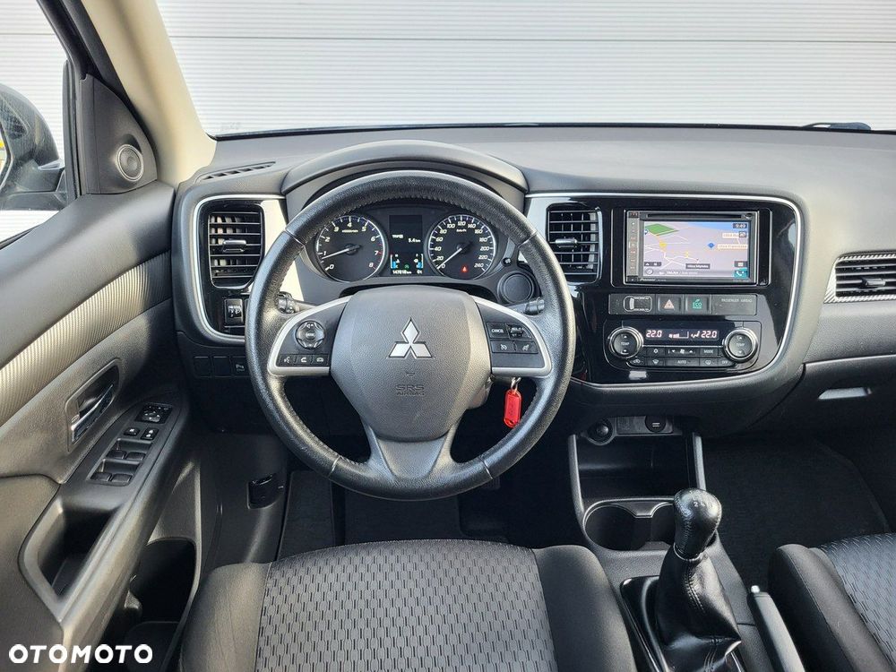 Mitsubishi Outlander - 14