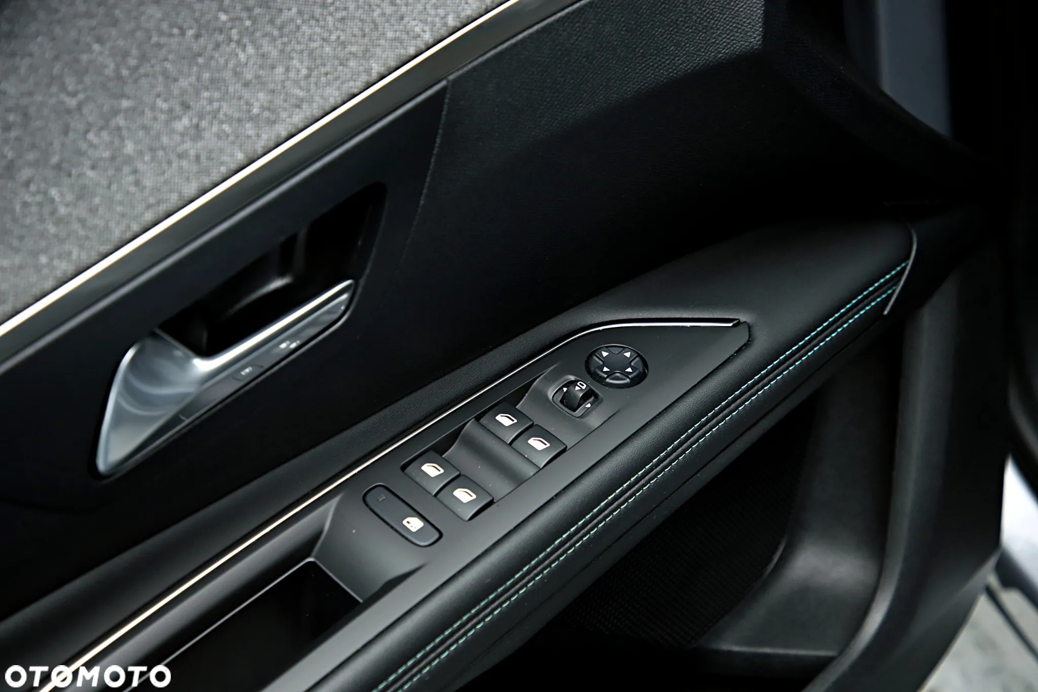Peugeot 3008 1.2 PureTech Allure Pack S&S EAT8 - 23