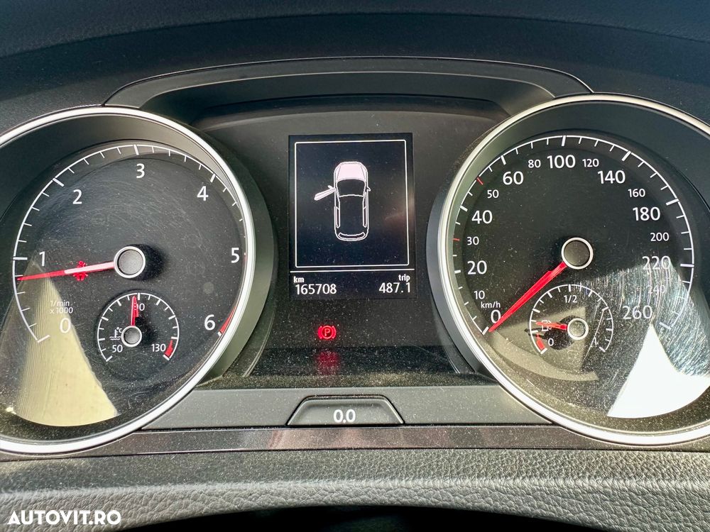 Volkswagen Golf 1.6 TDI Highline - 15