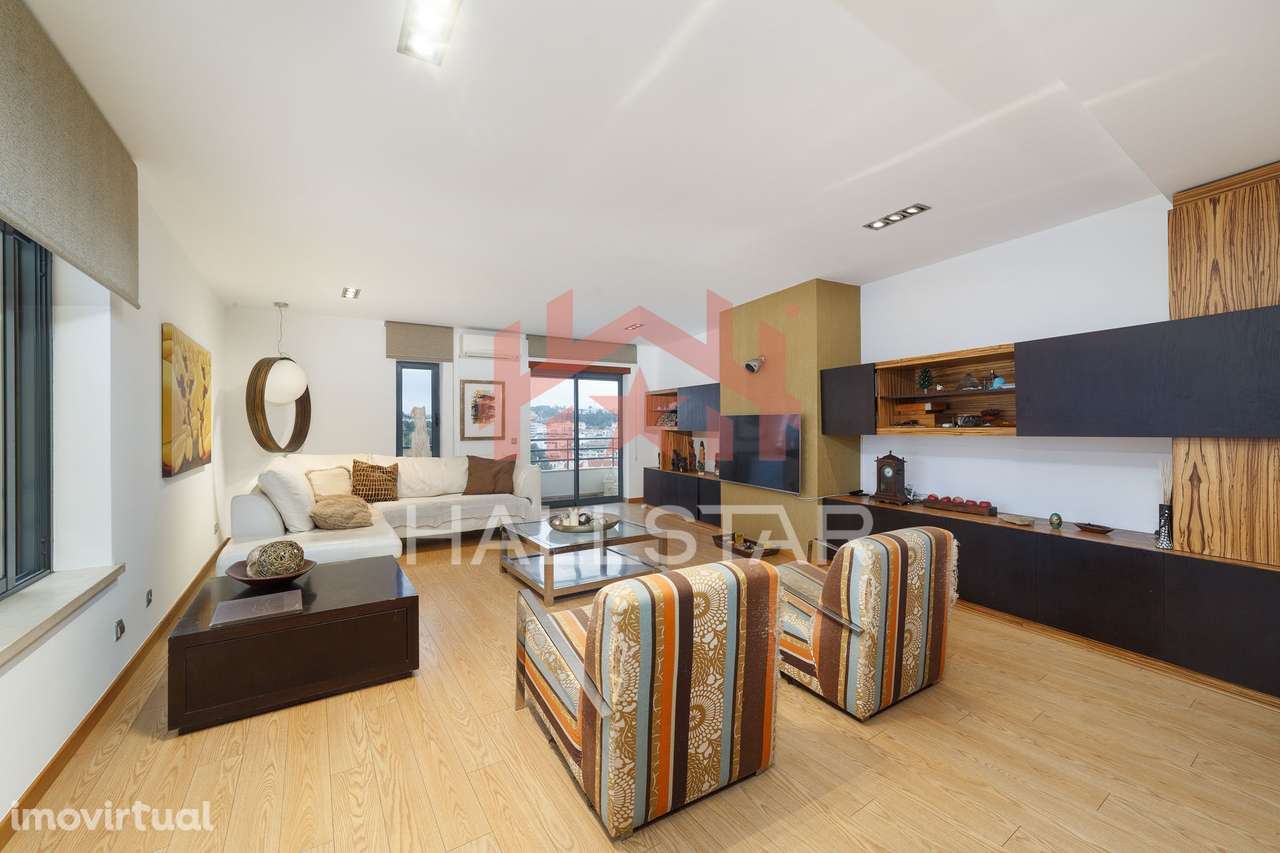 Apartamento T4 / Cozinha Equipada / Aquecimento Central / Vista Castel - Grande imagem: 2/55